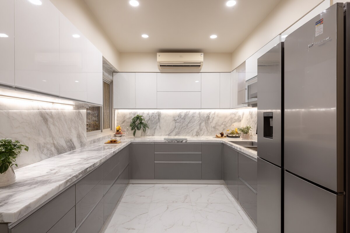L-Shaped Compact Kitchen with Integrated Built-in Oven & Chimney Hub #3